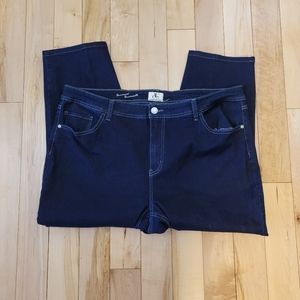 D/c jeans by Penningtons women's size 22 capris